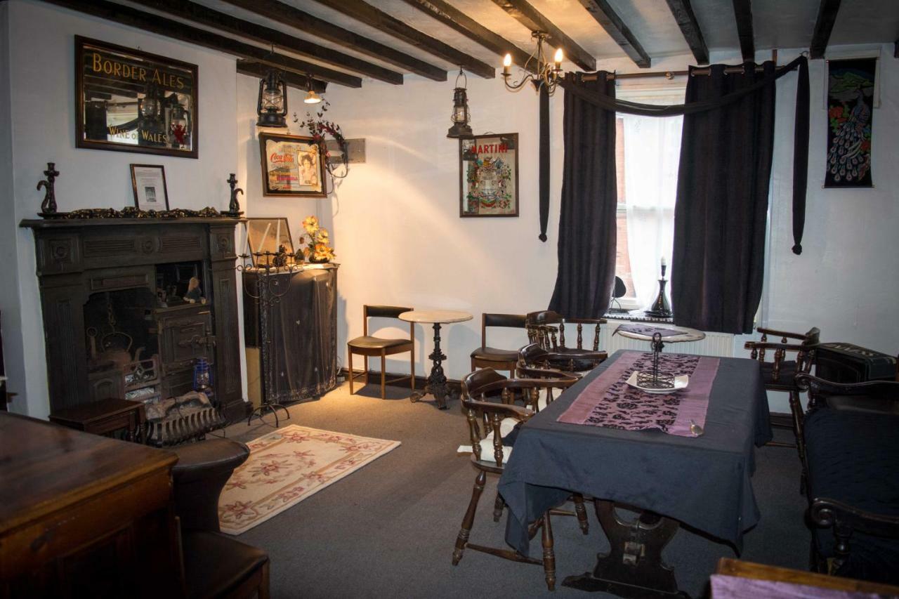 The Benbow Inn At Ruyton-Xi-Towns Esterno foto