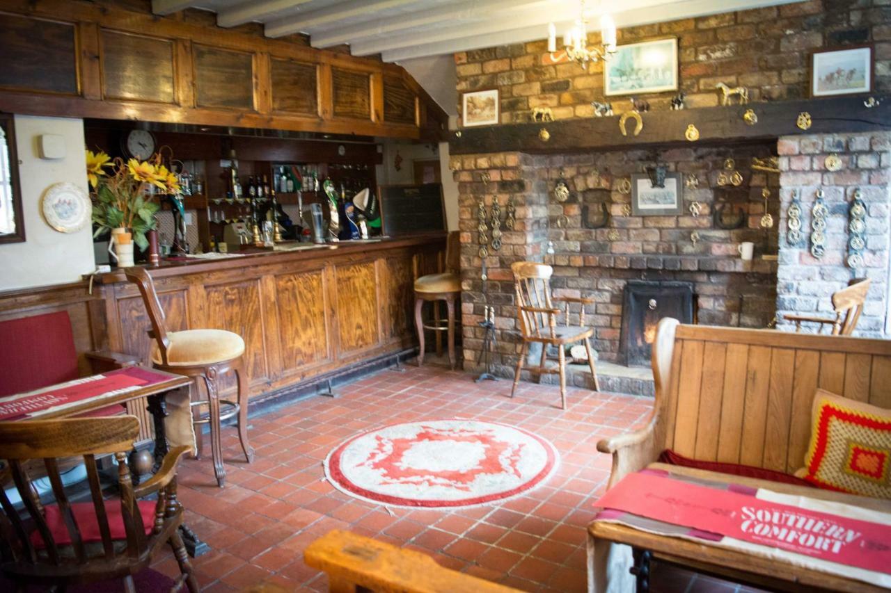 The Benbow Inn At Ruyton-Xi-Towns Esterno foto